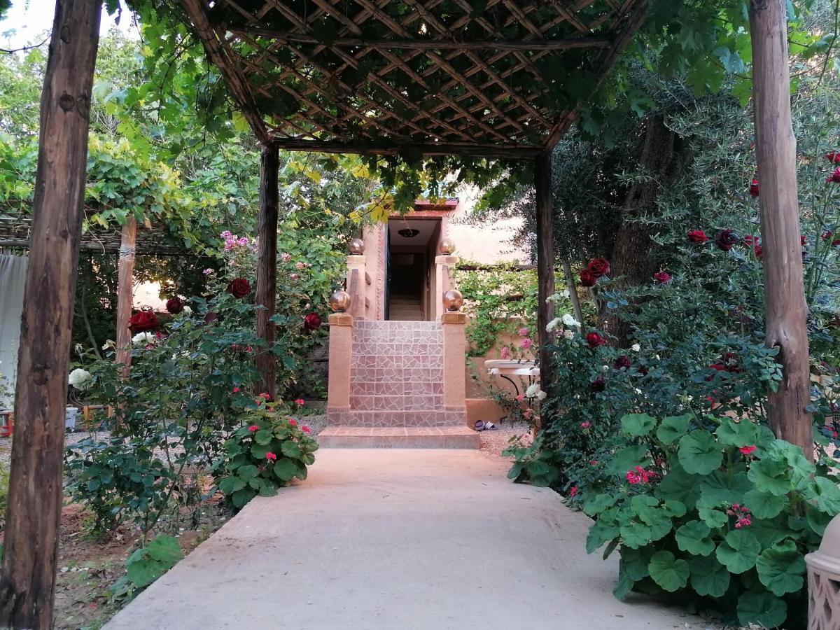 Riad Tazawa Ibrahene Esterno foto